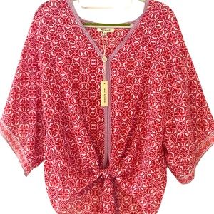 Max Studio V Neck Blouse Dolman Sleeves.  Great for Spring w/ white pants/denim!